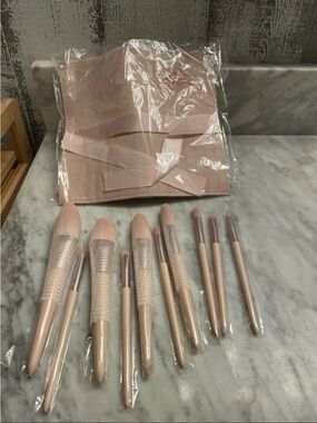 Makeup Brush Set with Case